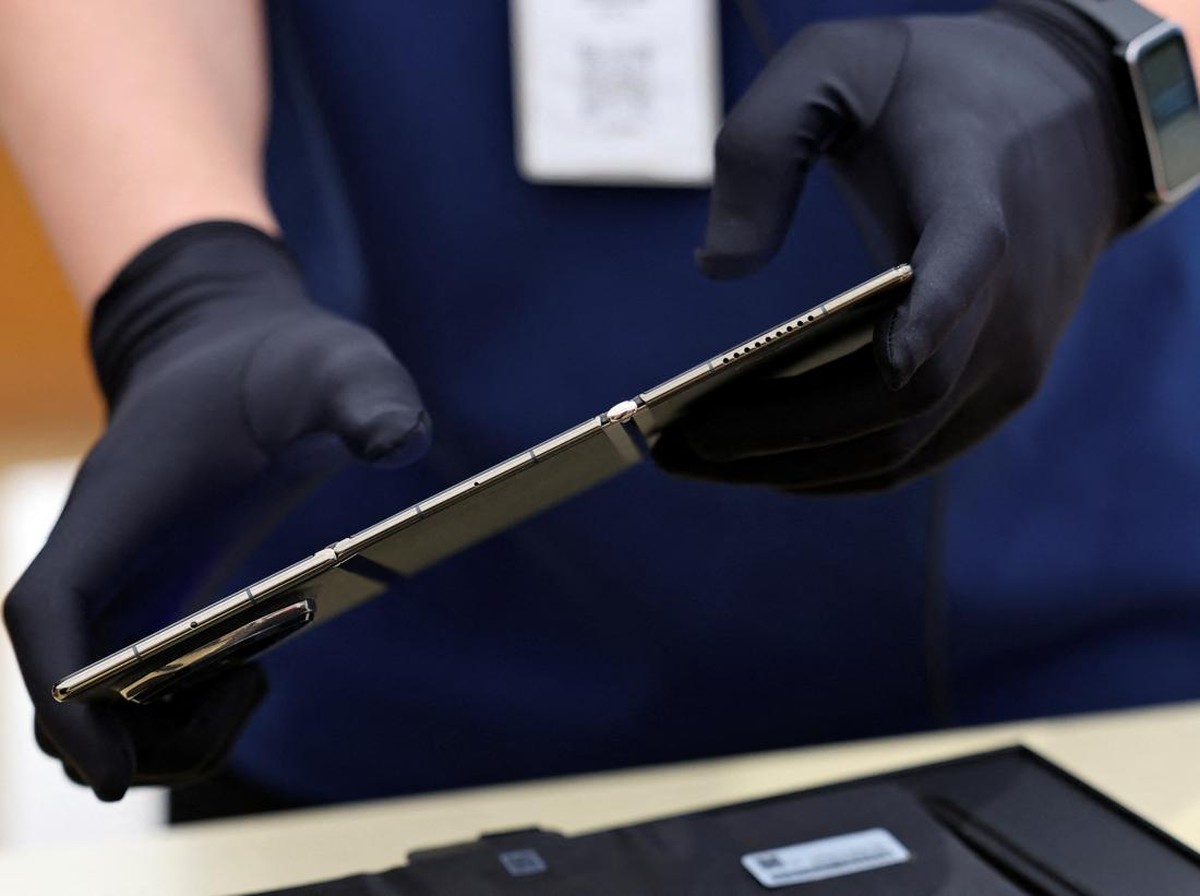 Samsung Merajai Pasar Ponsel Lipat, Apple Bersiap Masuk 2026