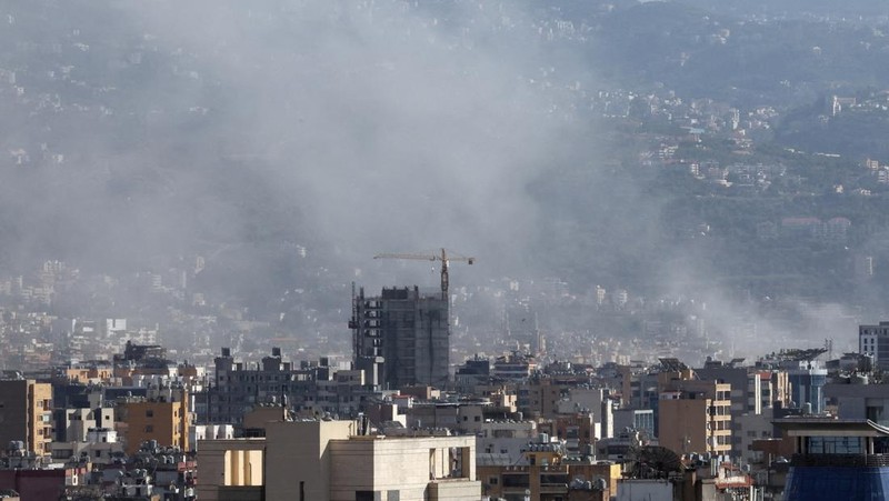 Sistem pertahanan rudal Iron Dome Israel mencegat rudal selama serangan dari Lebanon, di tengah permusuhan lintas batas antara Hizbullah dan Israel, Jumat (20/9/2024). (REUTERS/Jim Urquhart)