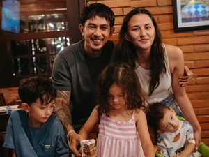Alasan Dahlia Poland Urus 3 Anak Tanpa Pengasuh