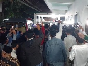 Sosok Gus Lik, Kiai Karismatik Pengasuh Ponpes Assadiyyah Kediri
