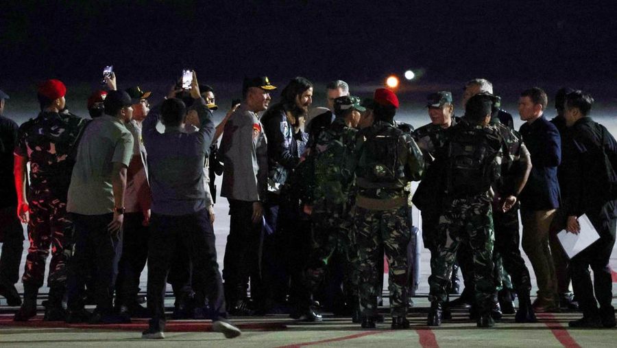 Pilot maskapai Susi Air asal Selandia Baru yang disandera selama lebih dari setahun oleh pemberontak separatis di wilayah Papua, Phillip Mark Mehrtens tiba di Pangkalan Udara Halim Perdanakusuma di Jakarta, Indonesia, Sabtu (21/9/2024). 
(Yasuyoshi CHIBA / AFP)