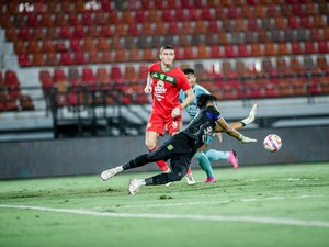Liga 1: Solidnya Andhika Ramadhani di Bawah Mistar Gawang Persebaya