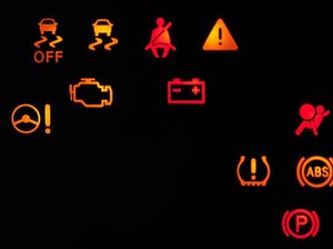 Lampu Indikator Mobil Menyala Terus? Ini Arti dan Cara Mengatasinya