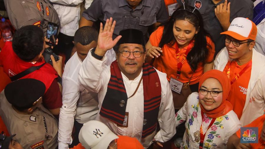 Komisi Pemilihan Umum Provinsi Daerah Khusus Ibu Kota Jakarta menggelar Rapat Pleno Terbuka Pengundian dan Penetapan Nomor Urut Pasangan Calon Peserta Pemilihan Gubernur dan Wakil Gubernur DKI Jakarta Tahun 2024 di kantor KPUD Provinsi DKI Jakarta, Senin (23/9/2024).