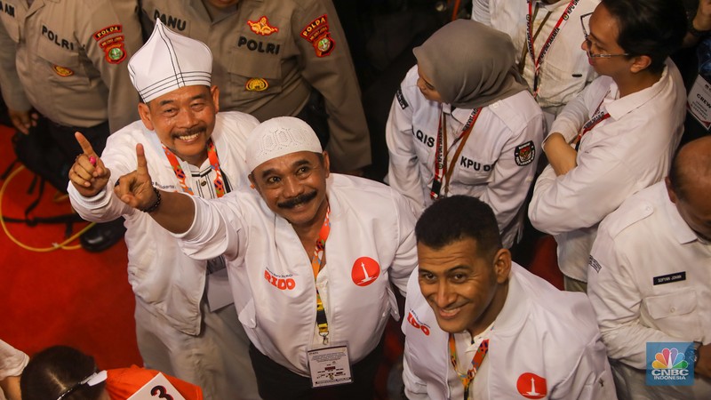 Komisi Pemilihan Umum Provinsi Daerah Khusus Ibu Kota Jakarta menggelar Rapat Pleno Terbuka Pengundian dan Penetapan Nomor Urut Pasangan Calon Peserta Pemilihan Gubernur dan Wakil Gubernur DKI Jakarta Tahun 2024 di kantor KPUD Provinsi DKI Jakarta, Senin (23/9/2024).