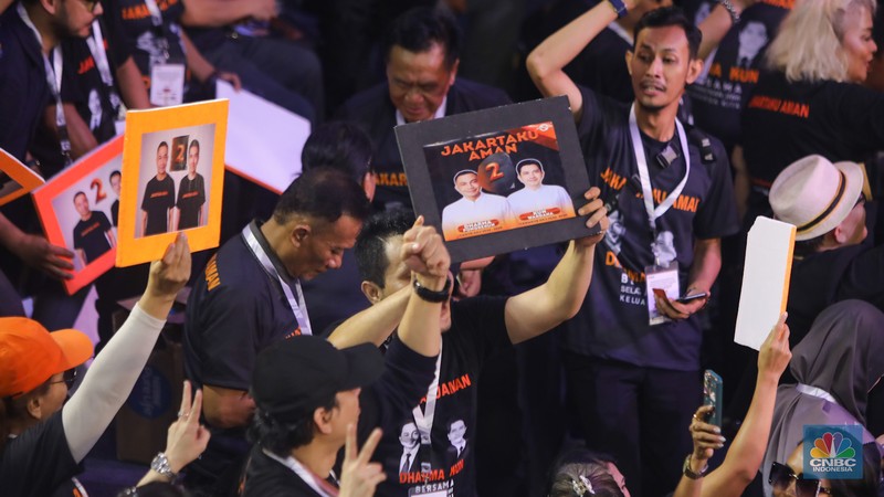 Komisi Pemilihan Umum Provinsi Daerah Khusus Ibu Kota Jakarta menggelar Rapat Pleno Terbuka Pengundian dan Penetapan Nomor Urut Pasangan Calon Peserta Pemilihan Gubernur dan Wakil Gubernur DKI Jakarta Tahun 2024 di kantor KPUD Provinsi DKI Jakarta, Senin (23/9/2024).