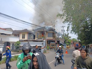 Detik-detik Kebakaran Kompleks Tempat Usaha di Timoho Jogja
