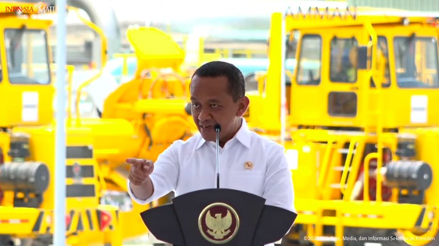 Menteri ESDM, Bahlil Lahadalia saat memberikan sambutan dalam peresmian Smelter PT. Amman Mineral Internasional Tbk, Sumbawa Barat, Senin (23/9/2024). (Tangkapan Layar Youtube Sekretariat Presiden)