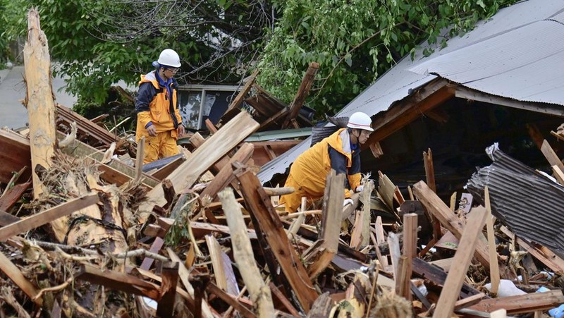 Puing-puing akibat banjir yang disebabkan oleh hujan deras terlihat di Wajima, Prefektur Ishikawa, Jepang, 22 September 2024, dalam foto yang diambil oleh Kyodo. (Mandatory credit Kyodo/via REUTERS)