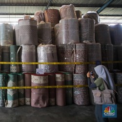 Gudang di Tangerang Digerebek, Isinya Gunungan Karpet Turki Ilegal