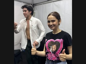 Momen El Rumi dan Syifa Hadju Joget Bareng Nonton Dewa 19, Pecah Banget!
