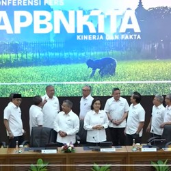 Sebut Manufaktur RI Lesu, Sri Mulyani Waspada!
