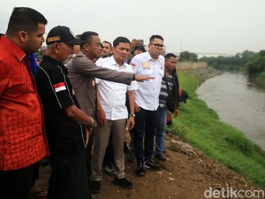 Video: Momen Komisi III DPR Cek TKP Penemuan 7 Mayat di Kali Bekasi