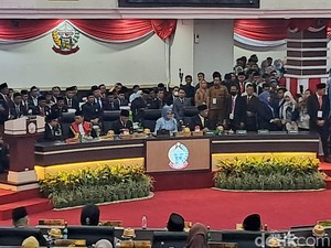 Rachmatika Dewi Jadi Ketua Sementara DPRD Sulsel, Rahman Pina Wakil