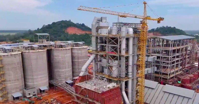 Presiden Joko Widodo (Jokowi) telah meresmikan injeksi bauksit perdana untuk proyek Smelter Grade Alumina Refinery (SGAR) Fase 1 PT Borneo Alumina Indonesia (BAI) yang berlokasi di Kabupaten Mempawah, Kalimantan Barat pada Selasa (24/09/2024). Presiden Joko Widodo (Jokowi) telah meresmikan injeksi bauksit perdana untuk proyek Smelter Grade Alumina Refinery (SGAR) Fase 1 PT Borneo Alumina Indonesia (BAI) yang berlokasi di Kabupaten Mempawah, Kalimantan Barat pada Selasa (24/09/2024). (Tangkapan Layar Youtube Sekretariat Presiden)