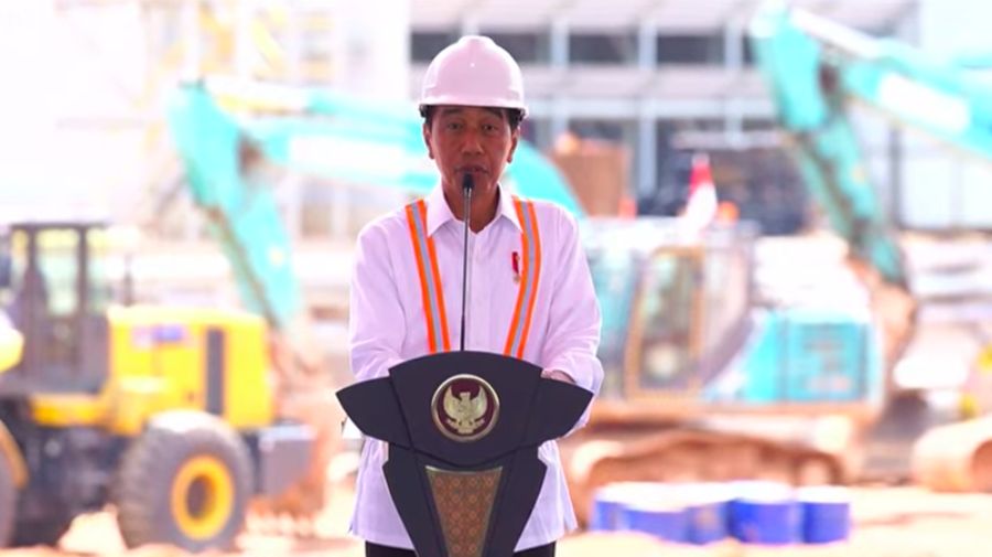 Presiden RI Joko Widodo saat Peresmian Injeksi Bauksit Perdana SGAR PT. Borneo Alumia Indonesia, Mempawah, 24 September 2024. (Tangkapan Layar Youtube)