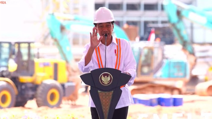 Presiden RI Joko Widodo saat Peresmian Injeksi Bauksit Perdana SGAR PT. Borneo Alumia Indonesia, Mempawah, 24 September 2024. (Tangkapan Layar Youtube)