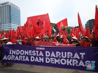 Demo Hari Tani Nasional, Massa Buruh-Petani Gruduk DPR Bawa 6 Tuntutan