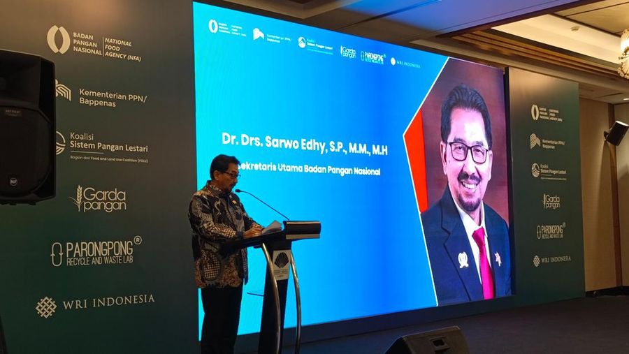 Sekretaris Bapanas Sarwo Edhy saat memberikan sambutan dalam acara 'Peluncuran Metode Baku Perhitungan Susut Pangan dan Sisa Pangan' di Jakarta, Selasa (24/9/2024). (CNBC Indonesia/Martya Sari