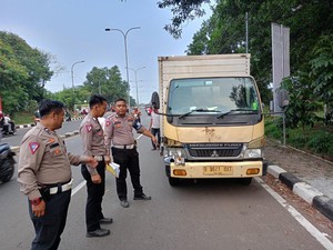 Bocah di Bogor Tewas Tertabrak Usai Lompat Setelah Nebeng Truk