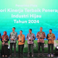 Tiga Pabrik AQUA Raih Penghargaan Industri Hijau
