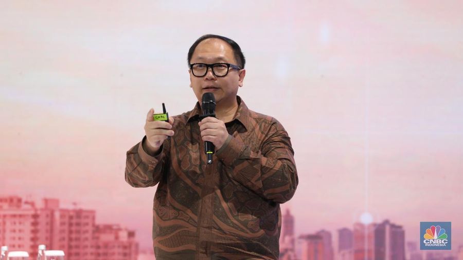 ASEAN Economist UOB, Enrico Tanuwidjaja dalam UOB Indonesia Economic Outlook 2025 di Kempinski, Jakarta, Rabu (25/9/2024). (²©²ÊÍøÕ¾/Tri Susilo)
