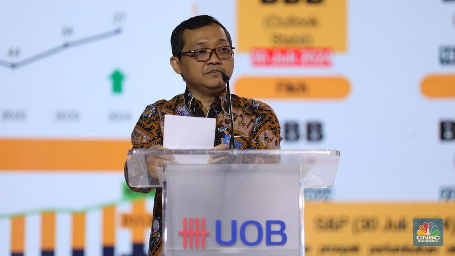 Deputi Bidang Koordinasi Ekonomi Makro dan Keuangan, Ferry Irawan dalam UOB Indonesia Economic Outlook 2025 di Kempinski, Jakarta, Rabu (25/9/2024). (²©²ÊÍøÕ¾/Tri Susilo)