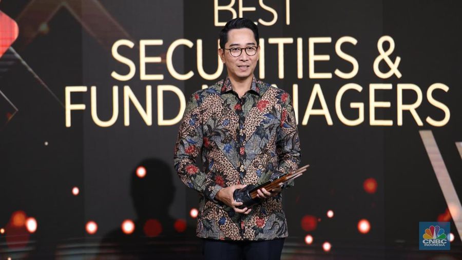 Direktur Utama Mandiri Manajemen Investasi, Aliyahdin Saugi dalam program Road To CNBC Indonesia Awards 2024 di Jakarta, Rabu (25/9/2024). (CNBC Indonesia/Tri Susilo)