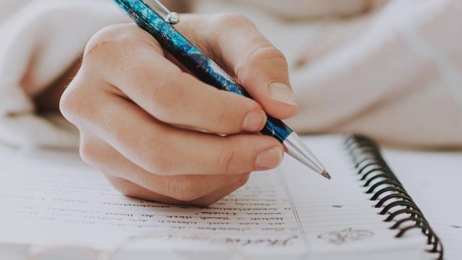 10 Bahasa Tertua di Dunia yang Masih Hidup hingga Kini