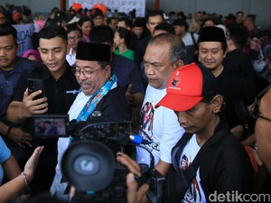Video: Rano Karno Sapa Warga Lenteng Agung, Disambut dengan Palang Pintu