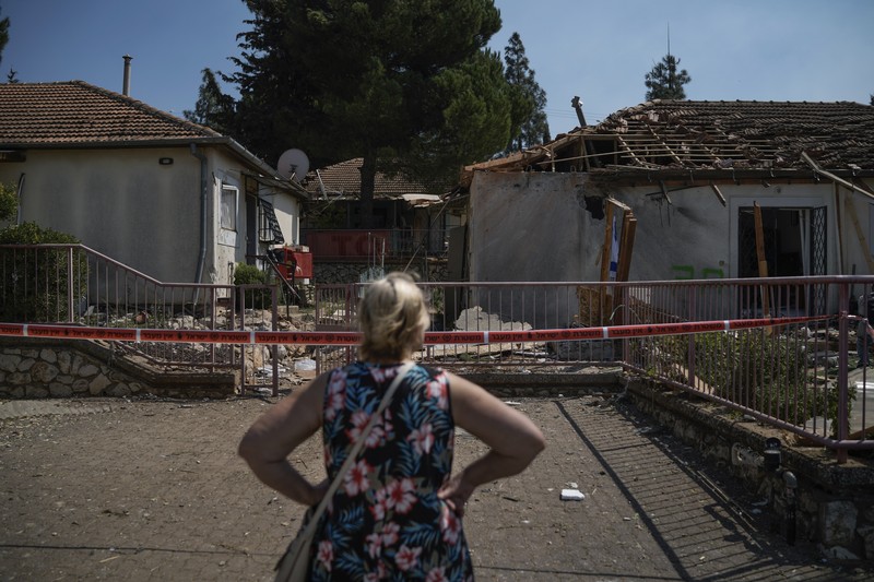 Kondisi rumah yang rusak setelah serangan roket dari Lebanon di Israel Utara, Rabu (25/9/2024). (AP Photo/Leo Correa) Kondisi rumah yang rusak setelah serangan roket dari Lebanon di Israel Utara, Rabu (25/9/2024). (AP Photo/Leo Correa)