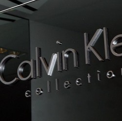 Perang Dagang Makan Korban Baru: Calvin Klein Masuk Daftar Hitam