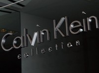 Perang Dagang Makan Korban Baru: Calvin Klein Masuk Daftar Hitam
