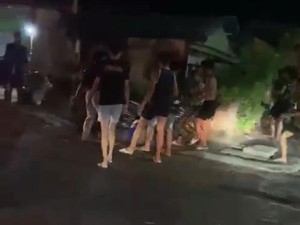 Viral Pemuda Dikeroyok di Tengah Jalan Raya Buleleng