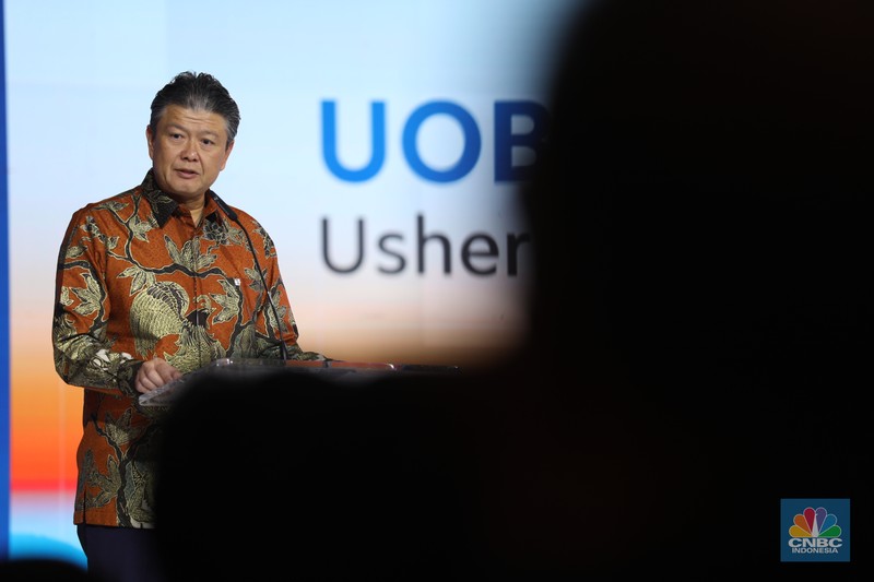 Sesi diskusi panel UOB Indonesia Economic Outlook 2025 di Kempinski, Jakarta, Rabu (25/9/2024). Sesi diskusi panel UOB Indonesia Economic Outlook 2025 di Kempinski, Jakarta, Rabu (25/9/2024). (CNBC Indonesia/Tri Susilo)