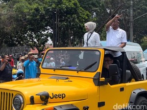Semaraknya Konvoi Vinanda-Gus Qowim Keliling Kota Kediri