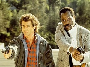 Sinopsis Lethal Weapon 2: Strategi Polisi Bongkar Kedok Mafia Narkoba