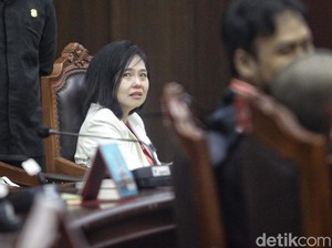 Tangisan Haru Angelia Saat MK Bacakan Putusan soal Hak Asuh
