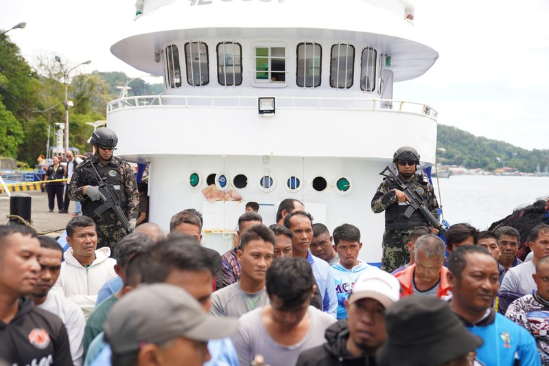Kementerian Kelautan dan Perikanan (KKP) berhasil mengamankan lima unit Kapal Ikan Asing (KIA) pencuri ikan yang sedang beraksi di perairan Samudera Pasifik wilayah Sulawesi, dan Selat Malaka. Kementerian Kelautan dan Perikanan (KKP) berhasil mengamankan lima unit Kapal Ikan Asing (KIA) pencuri ikan yang sedang beraksi di perairan Samudera Pasifik wilayah Sulawesi, dan Selat Malaka. (Dok. Humas Ditjen PSDKP)
