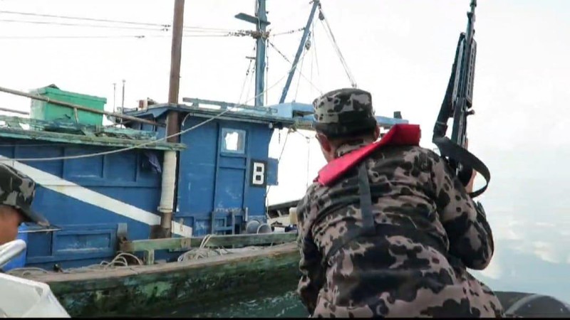 Kementerian Kelautan dan Perikanan (KKP) berhasil mengamankan lima unit Kapal Ikan Asing (KIA) pencuri ikan yang sedang beraksi di perairan Samudera Pasifik wilayah Sulawesi, dan Selat Malaka. (Dok. Humas Ditjen PSDKP)