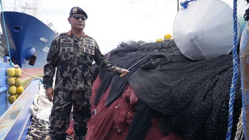 Kementerian Kelautan dan Perikanan (KKP) berhasil mengamankan lima unit Kapal Ikan Asing (KIA) pencuri ikan yang sedang beraksi di perairan Samudera Pasifik wilayah Sulawesi, dan Selat Malaka. (Dok. Humas Ditjen PSDKP)