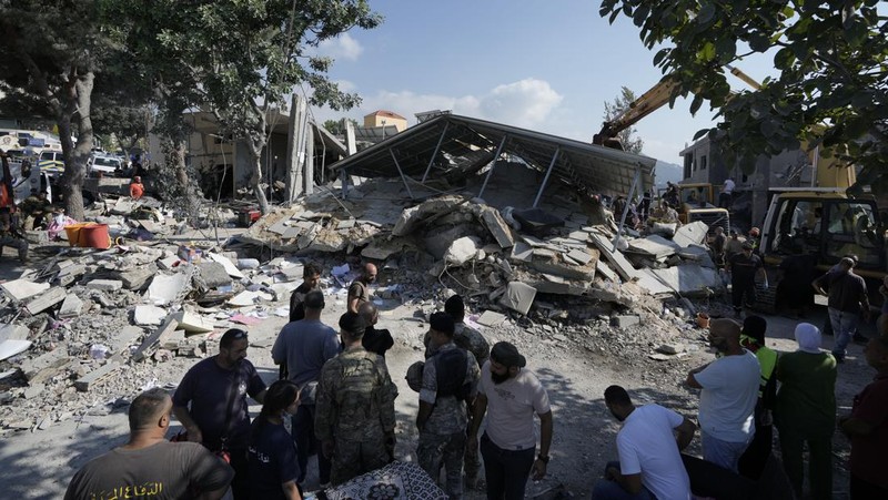 Ketegangan di Timur Tengah semakin meningkat akibat serangan Israel terhadap Lebanon. Akibatnya sejumlah wilayah di Lebanon mengalami kerusakan. (REUTERS/Amr Abdallah Dalsh)