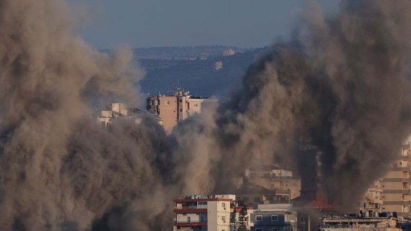 Ketegangan di Timur Tengah semakin meningkat akibat serangan Israel terhadap Lebanon. Akibatnya sejumlah wilayah di Lebanon mengalami kerusakan. (REUTERS/Amr Abdallah Dalsh)