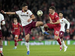 Liverpool Menang Telak, tapi Laganya Tak Semudah Itu