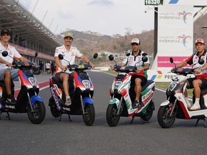 Luca Marini Cs Pakai Motor Listrik Honda EM1 e: dan PCX di Mandalika
