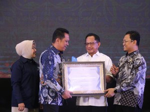 Pemkab Tangerang Raih Penghargaan Anindhita Wistara Data dari BPS