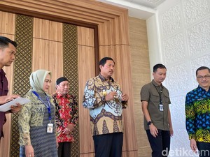 Momen Ajudan Tarik Kaki Wartawan Bikin Pj Gubernur Jateng Minta Maaf