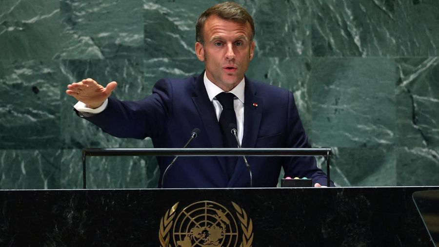 Presiden Prancis Emmanuel Macron menyampaikan pidato pada Sidang Umum Perserikatan Bangsa-Bangsa ke-79 di markas besar PBB di New York, AS, 25 September 2024. (REUTERS/Mike Segar)