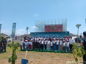 Rider MotoGP Antusias Tanam 10 Ribu Pohon di Sirkuit Mandalika