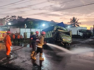 Laka Hiace Vs Truk di Wonosobo, 1 Sopir Sempat Terjepit Hampir 2 Jam